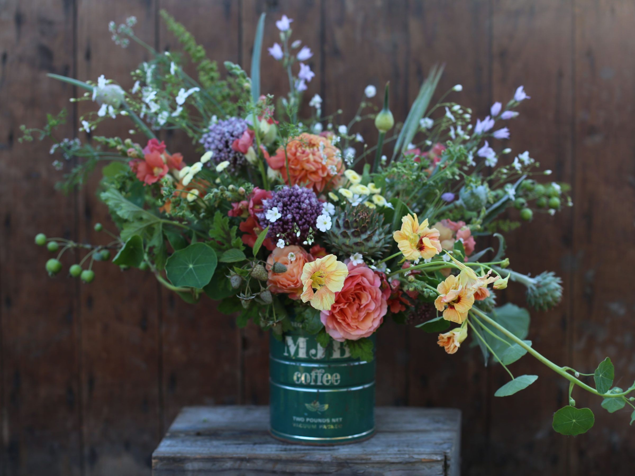 A bouquet with edible flowers